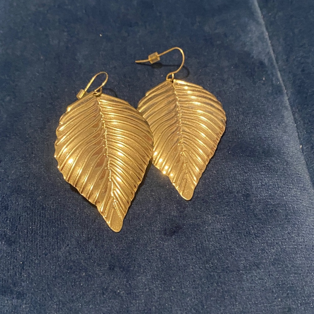Elegant Gold Leaf Drop Earrings